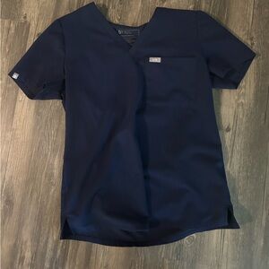 FIGS small top Navy